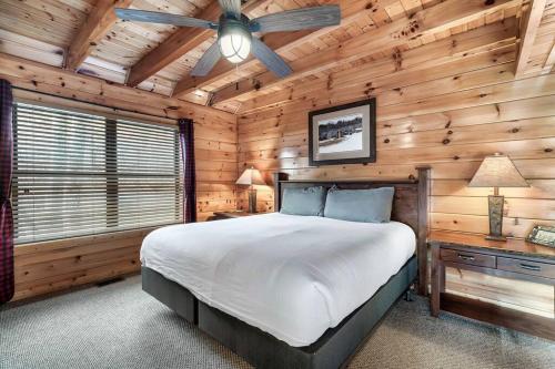 Deja View Serene Mountain Cabin for a Family Get-away with a Hot tub Sauna Fire pit that is Pet Friendly photo 43