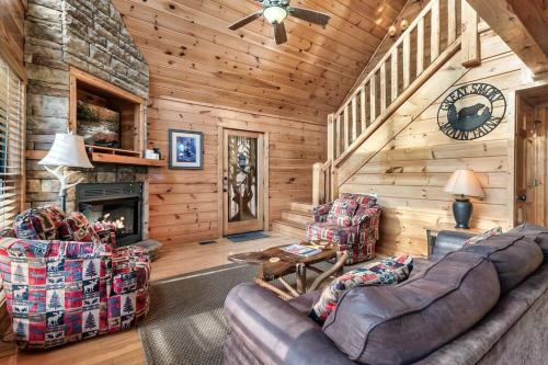 Deja View Serene Mountain Cabin for a Family Get-away with a Hot tub Sauna Fire pit that is Pet Friendly photo 33