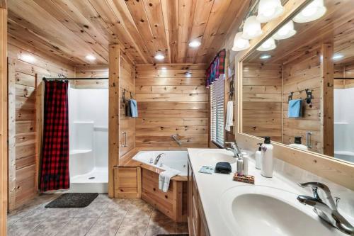 Deja View Serene Mountain Cabin for a Family Get-away with a Hot tub Sauna Fire pit that is Pet Friendly photo 47