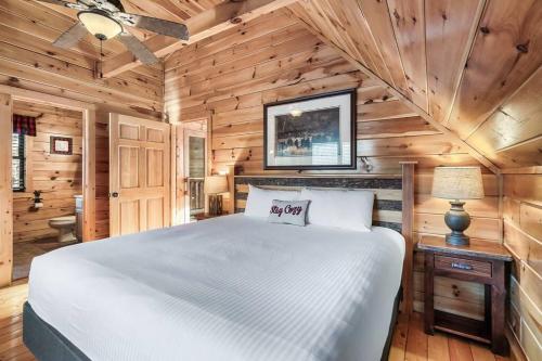 Deja View Serene Mountain Cabin for a Family Get-away with a Hot tub Sauna Fire pit that is Pet Friendly photo 50