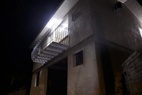 Το κτήριο όπου στεγάζεται  η παραθεριστική κατοικία