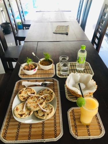 Comida en o cerca de este hotel