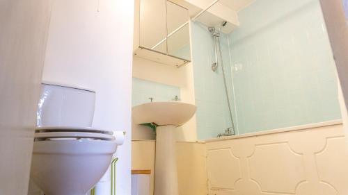 ห้องน้ำของ 2 Bed - City Centre Apartment - Long Stay Rates - Perfect for Families, Contractors and Professionals