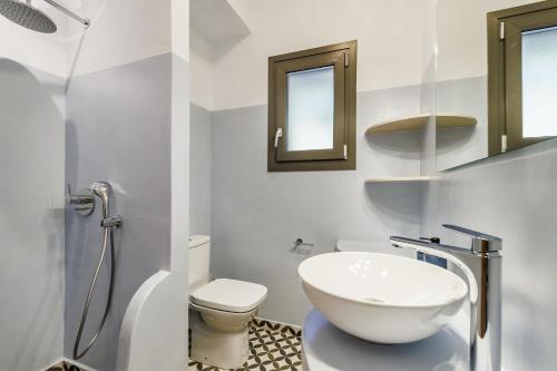 Ένα μπάνιο στο Villa Nana