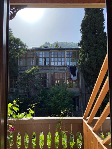 Balkoni atau teres di Hotel "Tbilisi Tales" in the heart of the Old City