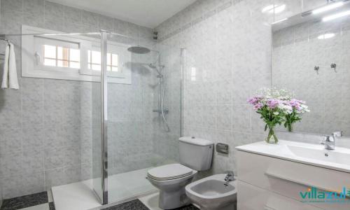 Et badeværelse på Villa Paca