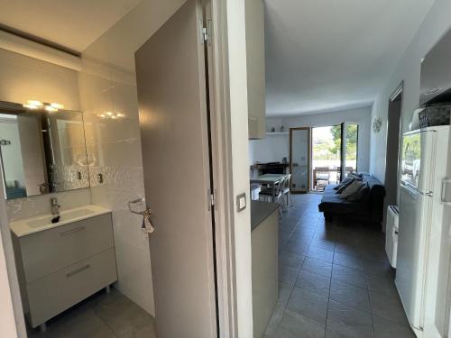 Kép Acogedor apartamento con piscina comunitaria, cerca de la playa de Sa Tuna - ES-226-26 szállásáról Begurban a galériában