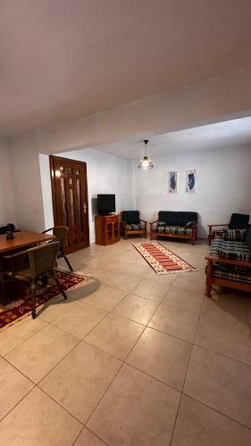 Χώρος καθιστικού στο Güneyli Spacious Flat