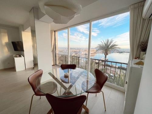 Apartamento con vistas al Puerto y Parking