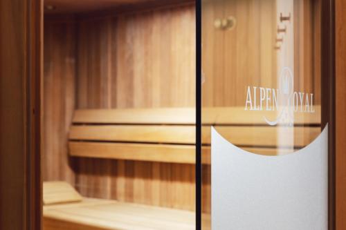 Imagen de la galería de Hotel Alpen-Royal, en Jerzens