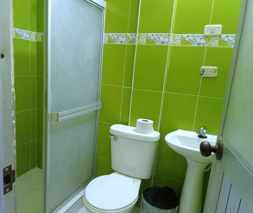 Ванная комната в Captivating 4-Bed House in Tena
