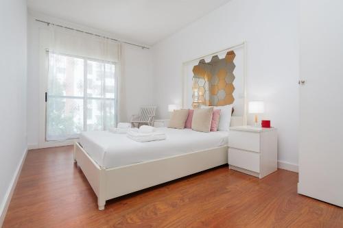 2 BDR Apartment W/Pool and Jacuzzi by LovelyStay
