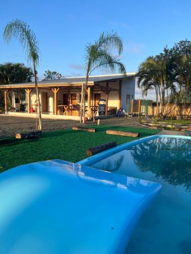 Gallery image of Suítes Recanto Monte Trigo com Piscina in São Francisco do Sul