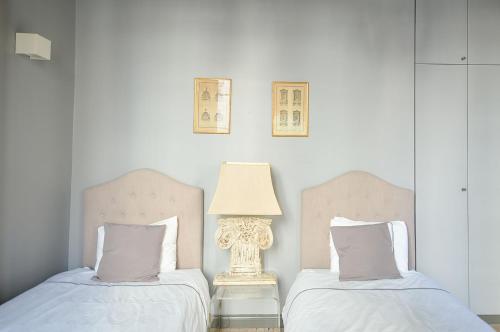 Luxurious 2bdrm 2 ba in the heart of Le Marais