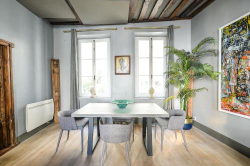 Luxurious 2bdrm 2 ba in the heart of Le Marais