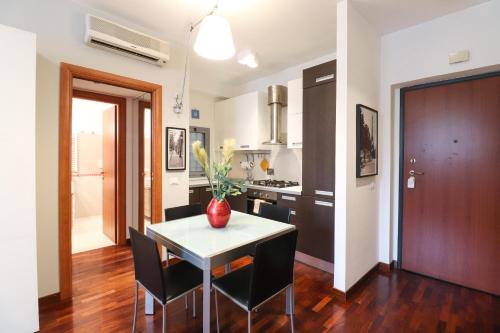 Margot - Quiet and Elegant with Free Parking
