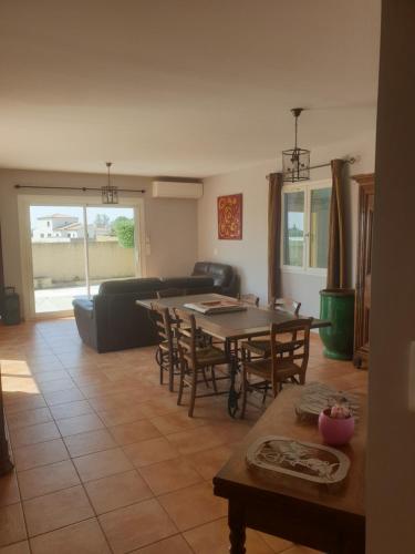 Posezení v ubytování Villa avec piscine en camargue