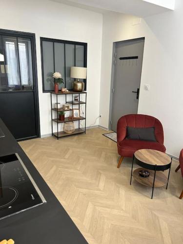 Fotografie z fotogalerie ubytování Appartement SPA 2 pers-Couteliers-Centre ville v destinaci Moulins