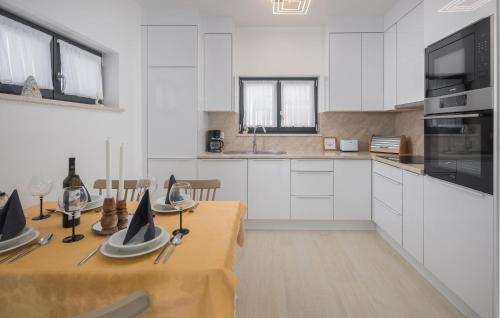 Lovely Apartment In Porec With Wifi