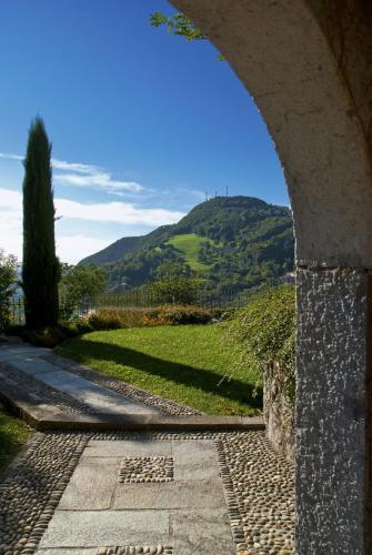 a view of a mountain from under a bridge at Ca' Baetti l'Antica Corte in Roncola