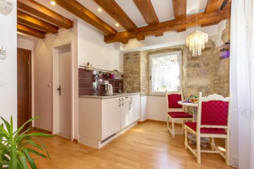 Studios Aurelia Palace