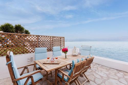 Seafront Evi's Hideaway - Petalidi Cozy Nest