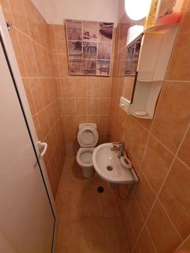 Budget stay place tesisinde bir banyo