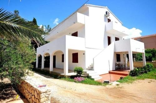 Novalja Apartments
