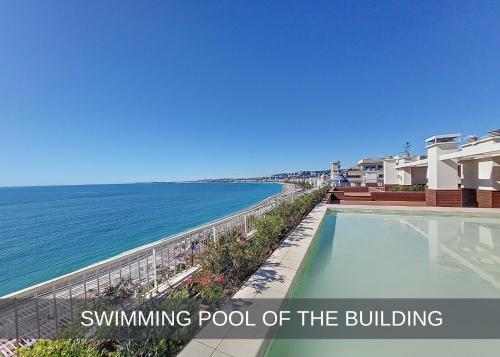 une piscine de l'immeuble à côté de l'océan dans l'établissement Nestor&Jeeves - LE ROYAL LUXEMBOURG - Sea view - Terrace, à Nice