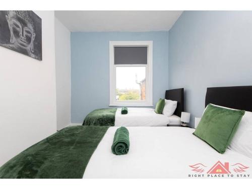 Llit o llits en una habitació de 3BR House in Darlington - Near Airport FREE Parking