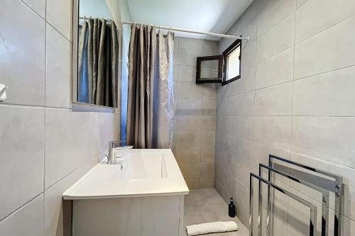 Mini Villa At 150m From The Beach Of Santa Giulia