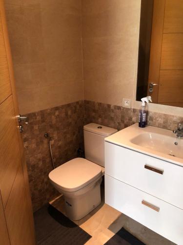 Koupelna v ubytování Appartement moderne CASABAY BEACH Sidi Rahal