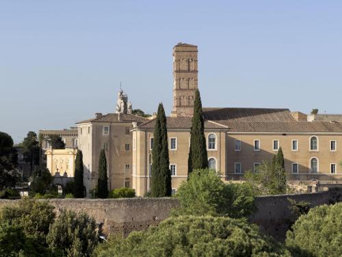 St John Basilica Lovely Tower Apartment