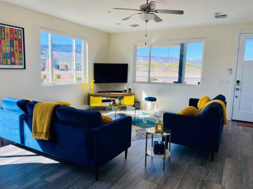 Μια τηλεόραση ή/και κέντρο ψυχαγωγίας στο Modern 3 Bedroom Home