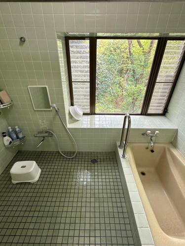 Koupelna v ubytování 南箱根 熱海 貸切別荘 リゾートハウス カームスペース ResortHouse CalmSpace
