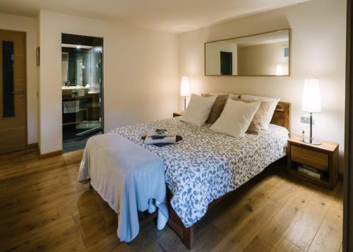 Ένα ή περισσότερα κρεβάτια σε δωμάτιο στο Appartement de Charme avec piscine privée
