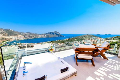 Fotografie z fotogalerie ubytování 4 BDR Ultra Luxury With Cinema Room Villa Victoria v destinaci Kaş