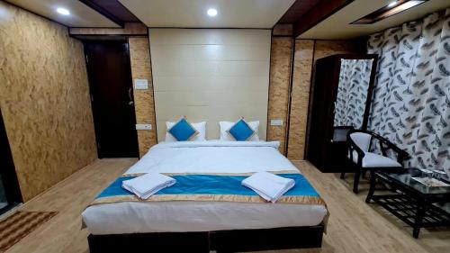 Postel nebo postele na pokoji v ubytování HOTEL D INDIAN KARGIL