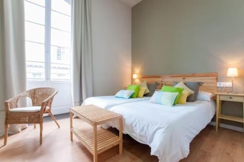 Triana 103 Rooms & Suites
