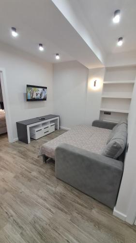 Кровать или кровати в номере AIRHOTEL