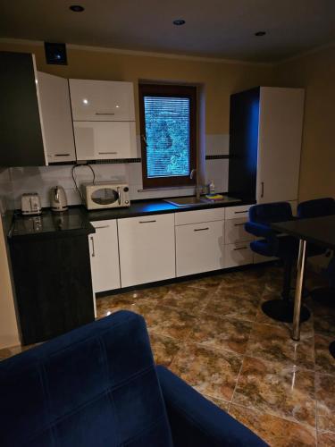 Siedlisko Lipowiec i pokoje Apartamenty Berezka Szkolna 28 38-610 polańczyk