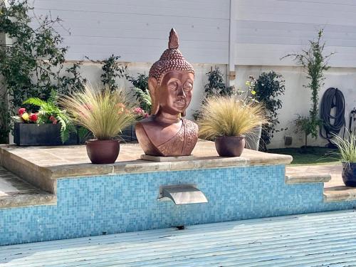 Photo de la galerie de l'établissement Grande Maison Climatisée avec Piscine, Jardin et BBQ à La Grande Motte - FR-1-716-63, à La Grande Motte