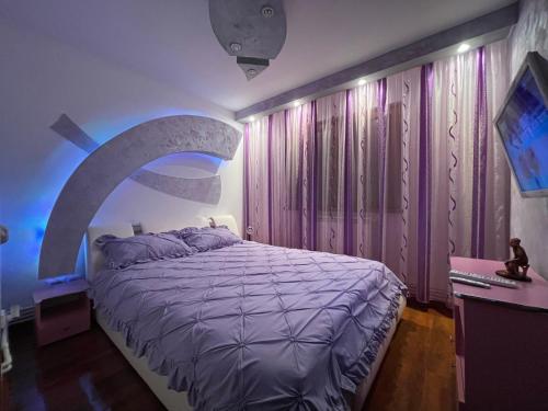 Postel nebo postele na pokoji v ubytování Cosy Home Apartament