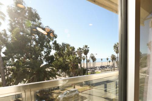 En balkong eller terrasse på Ocean suites