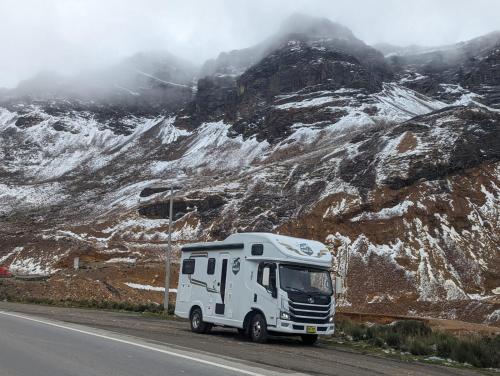 Casa Rodante en Cusco - H500 Luxury Family RV in de winter