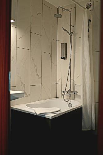 Bilik mandi di Hotel Hvolsvollur - Central South Iceland