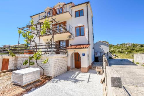 Apartments Mareni