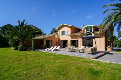 Foto Villa familiale à Biarritz, Parc privé, Pelote Basque & Boulodrome 1