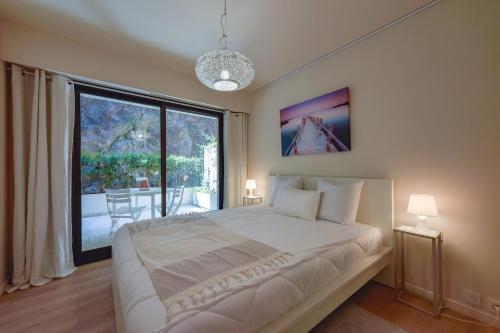1-Br apartment calm sea view pool and parking garage