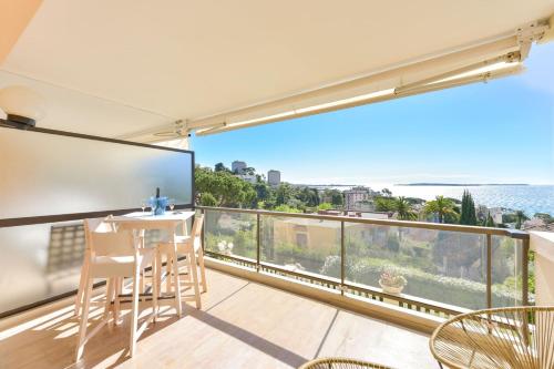 1-Br apartment calm sea view pool and parking garage